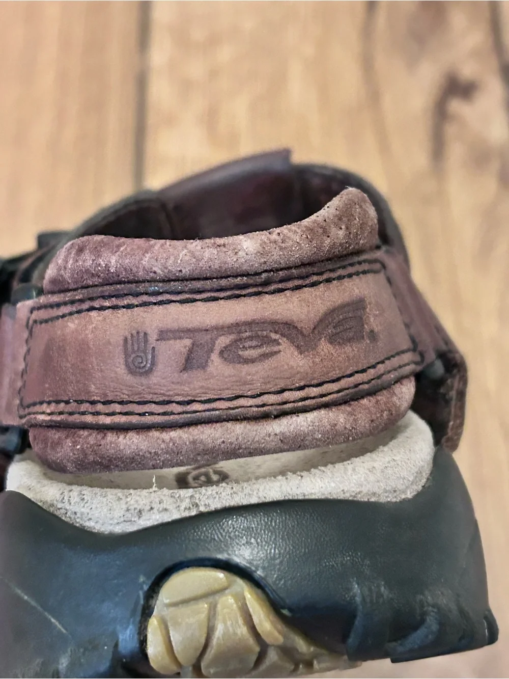 Teva Men's Brown Waterproof Leather Fisherman Strapped Outdoor Sandals Size 11